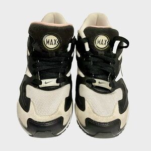 NIKE Women Air Max2 Light White Black Coral Pink Running Shoes
EUC Sz 7.5 Active